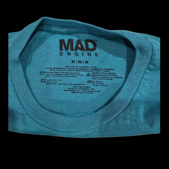 NWOT Women's Size Medium Christmas Cat T-Shirt - Picture 3 of 4